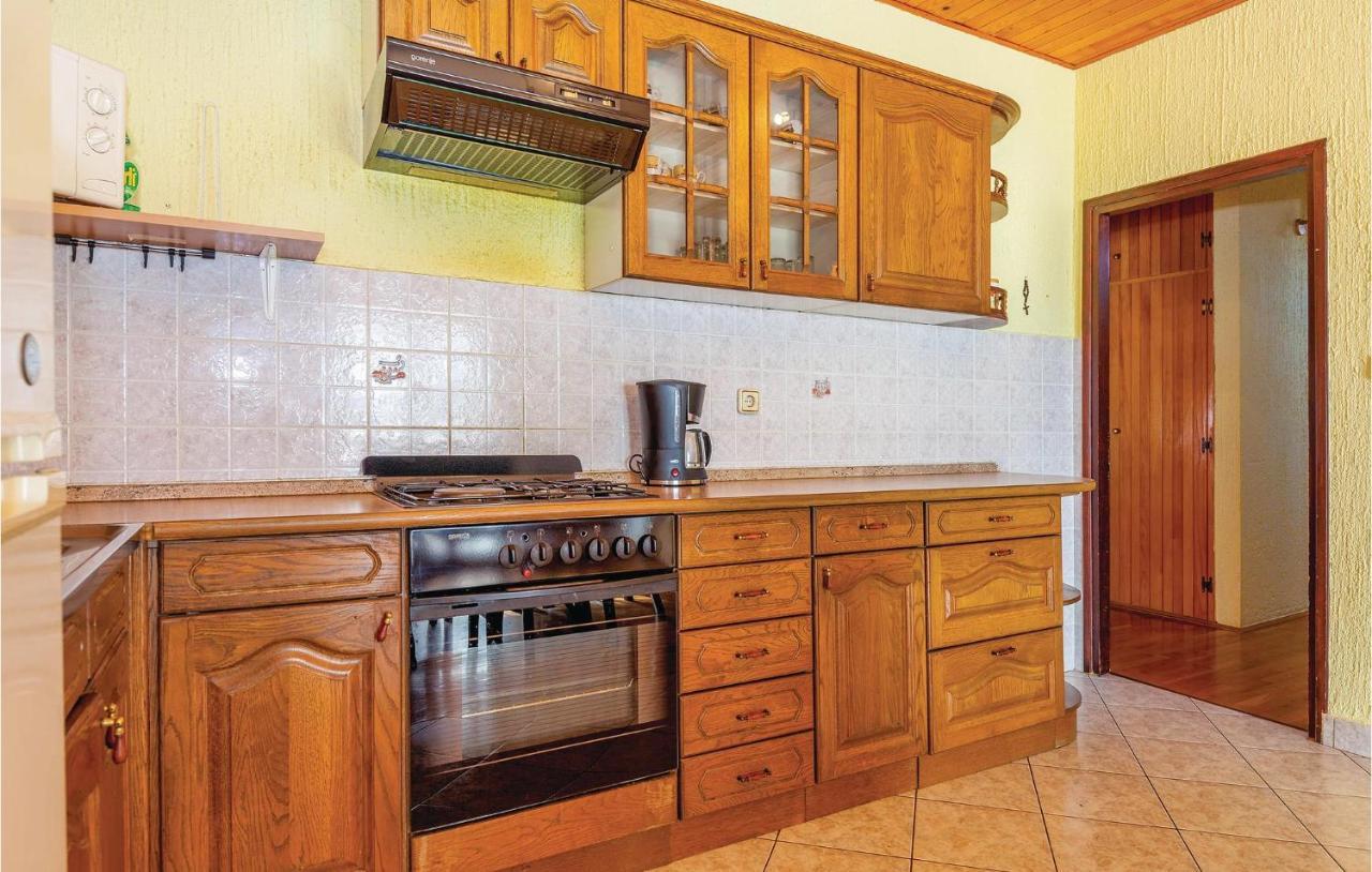 Amazing Apartment In Crikvenica With 2 Bedrooms And Wifi Exterior foto