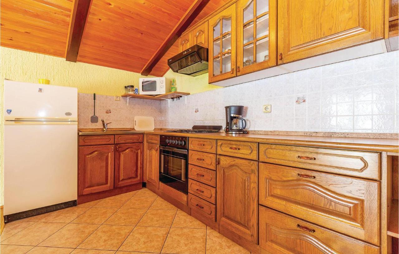 Amazing Apartment In Crikvenica With 2 Bedrooms And Wifi Exterior foto