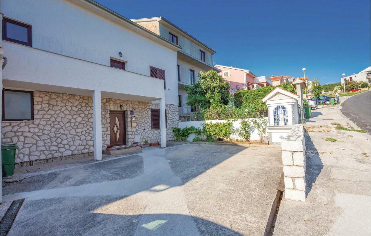 Amazing Apartment In Crikvenica With 2 Bedrooms And Wifi Exterior foto